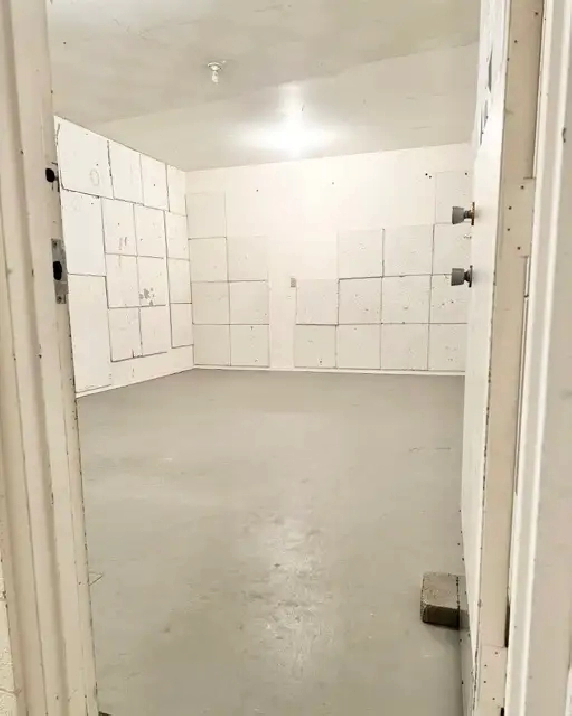 $680.00 / MONTH. BAND PRACTICE ROOM OR STORAGE