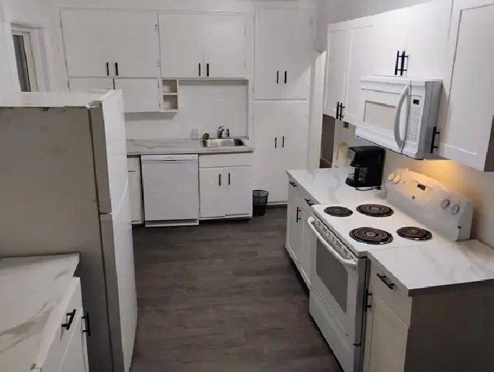 2 Rooms $685 all inclusive Ptbo!