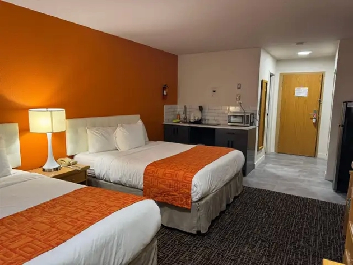 Affordable Weekly & Monthly Hotel Rooms – Clean & Comfortable