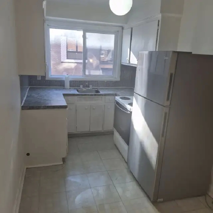 Lasalle 3 ½ disponible pour maintenant ou juillet.