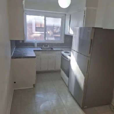 Lasalle 3 ½ disponible pour maintenant ou juillet.