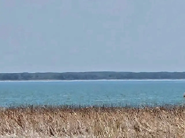 80 Acres, Lakefront close to Winnipeg