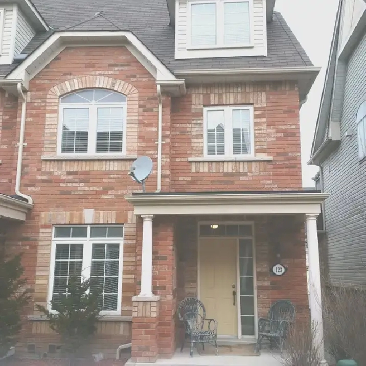 Town home for Rent - Whitby - Garden St, @ Kenneth Hobbs