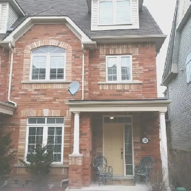 Town home for Rent - Whitby - Garden St, @ Kenneth Hobbs