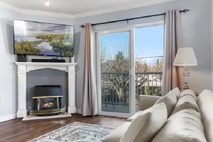 2BR Cheater bath, central CONDO-Patio mountainView