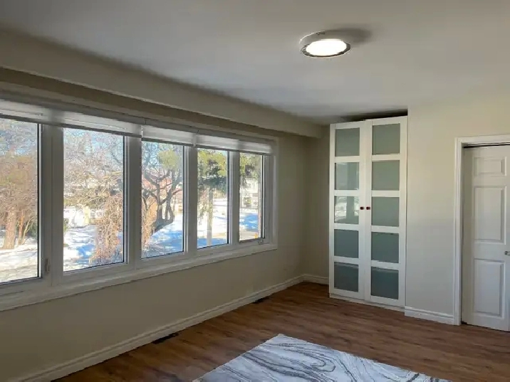 MASTER BEDROOM WITH WASHROOM NORTH YORK BATHURST AND STEELES