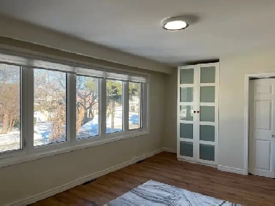 MASTER BEDROOM WITH WASHROOM NORTH YORK BATHURST AND STEELES
