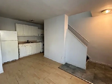 ELLIOT LAKE: 3 Br townhouse close to downtown & beach