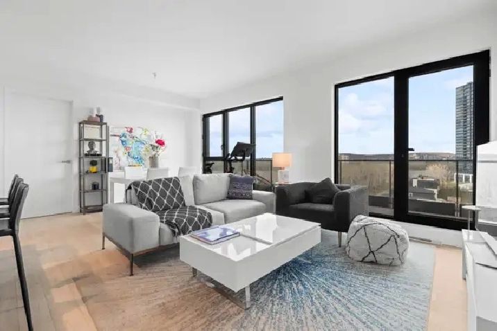 Splendide condo 3 cac et 2 sdb! Oasis de paix!