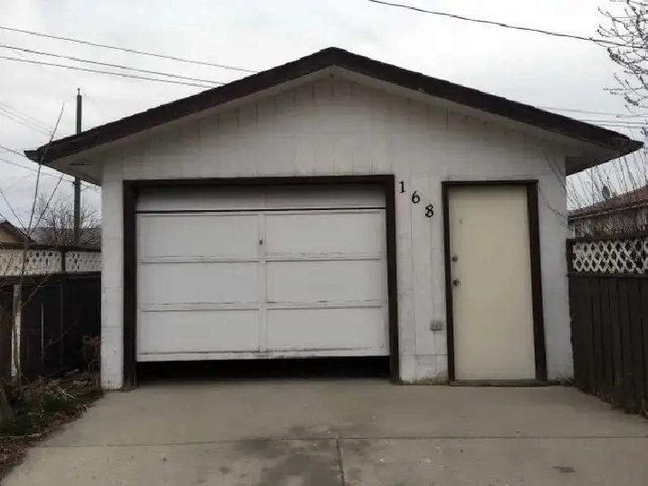 Garage-Detached for Rent