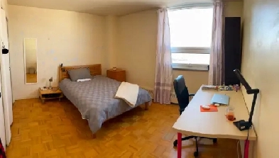 MASTER BEDROOM FOR RENT JUST BESIDE FINCH SUBWAY STATION