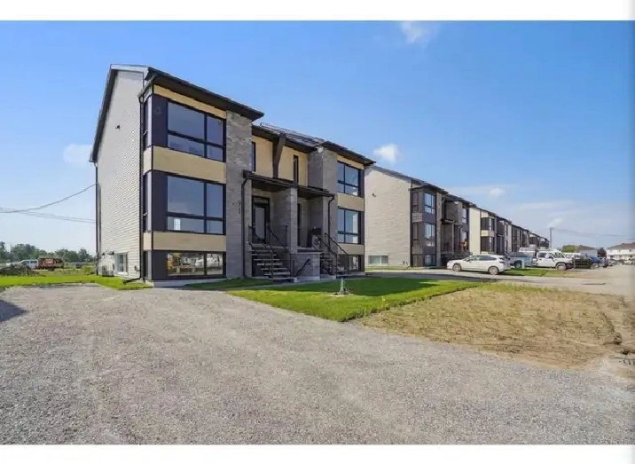 3 Beds 1.5 Baths - House