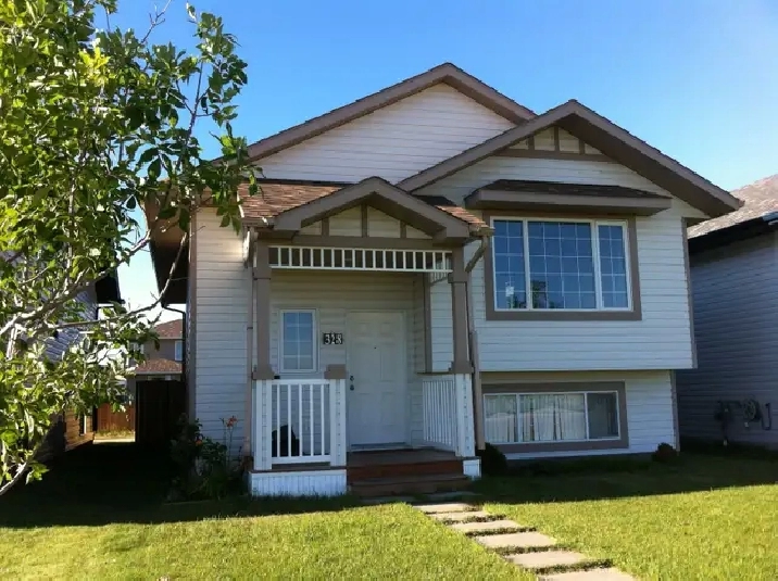 4 beds 2 baths single house for rent