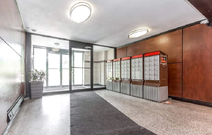 3250 Keele St - Renovated 1 Bedroom Apt. Steps to Downsview Park