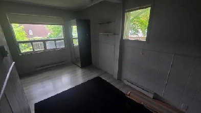 675/mth - McMaster Student Room Rental steps from Mcmaster
