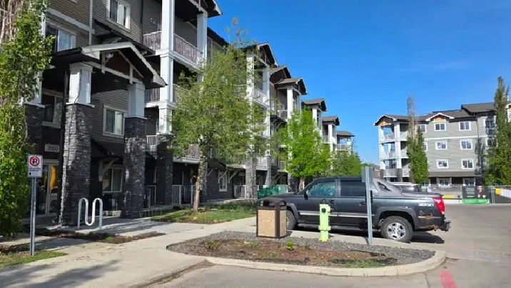 2 Bed   Den, 2 Bath Condo in McKenzie Towne – South Exposure, Un