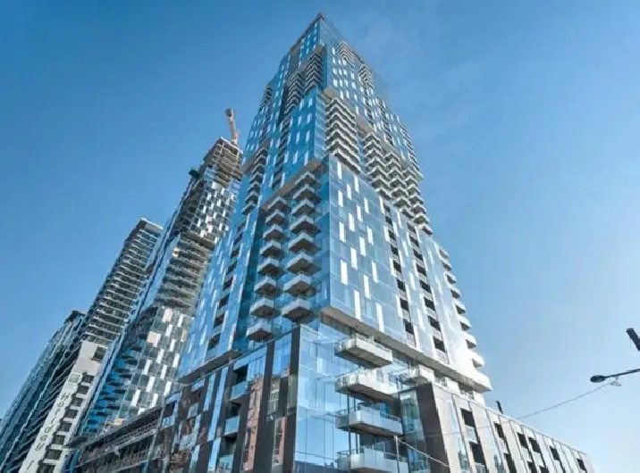 À louer 4 1/2  Fully Furnished Downtown Condo for Rent