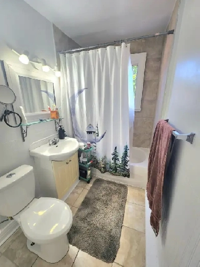 4 1/2 Duplex 2e étage électroménagers