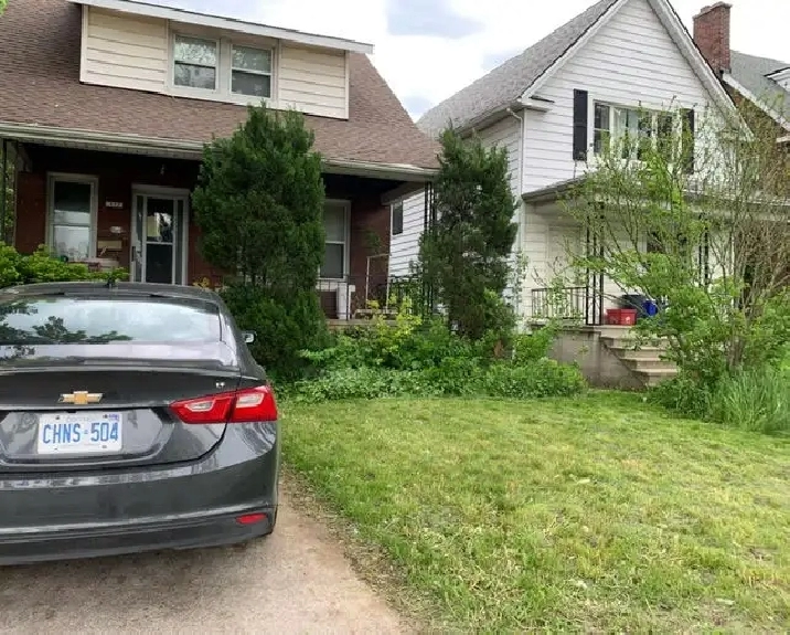 ROOM FOR RENT NEAR UNIVERSTY OF WINDSOR