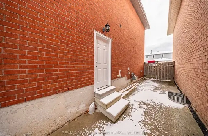 1 1 Bedroom Basement Fully Separate Entrance Available ASAP