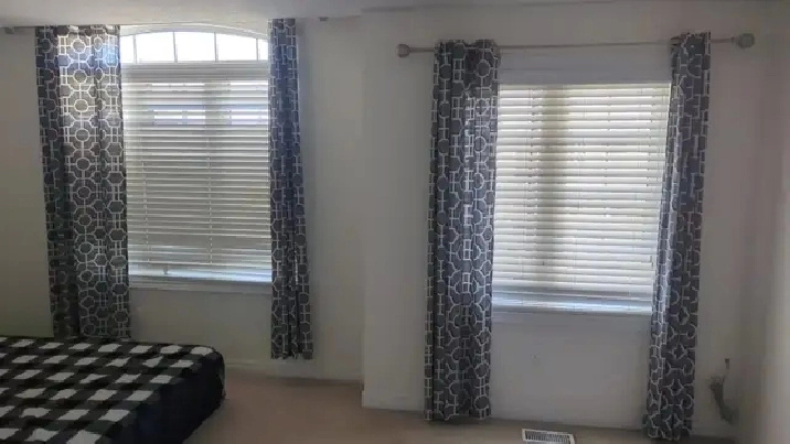 Room available for rent immediately in Brampton
