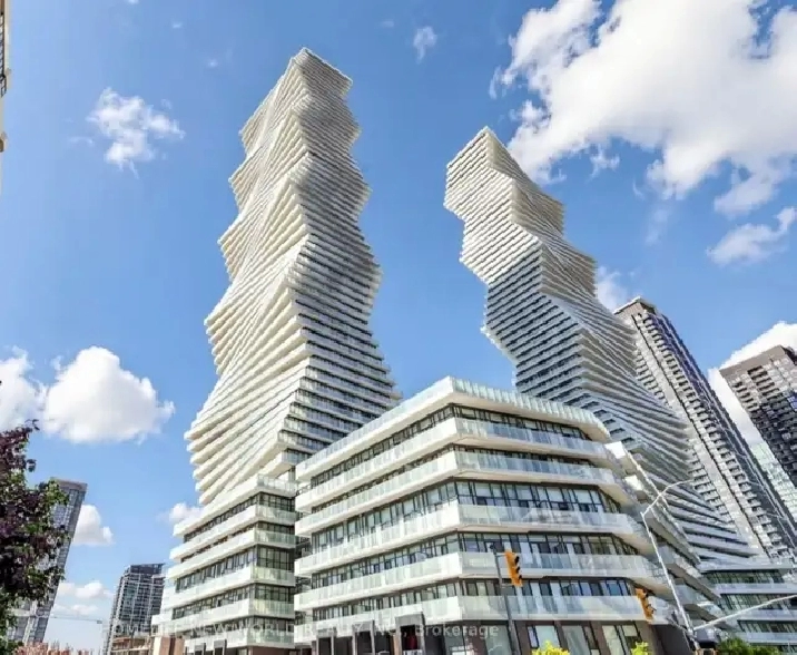 FOR RENT – Luxury High-Rise Condo in the Heart of Mississauga