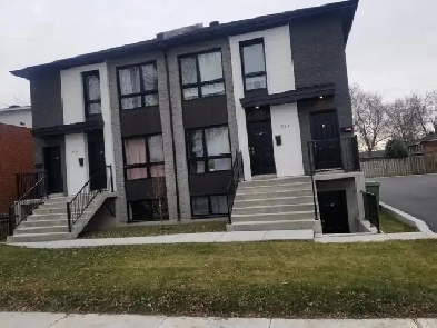 TRÈS GRAND 3 ½ NEUF À LOUER – DISPONIBLE  1ER JUILLET