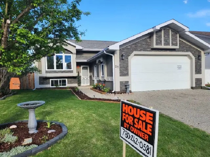 Beautiful home in Whitecourt AB