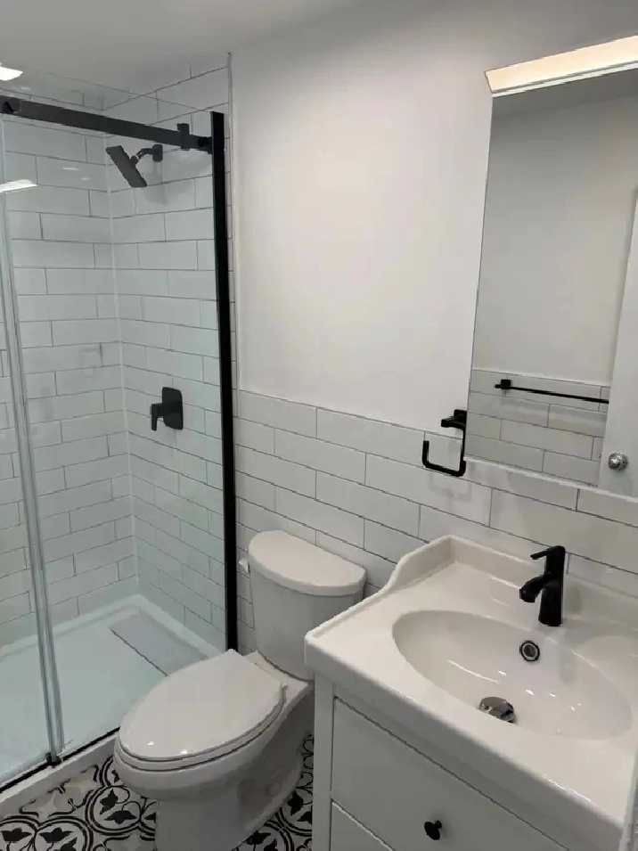 Studio 2 1/2 Laval style loft rénové