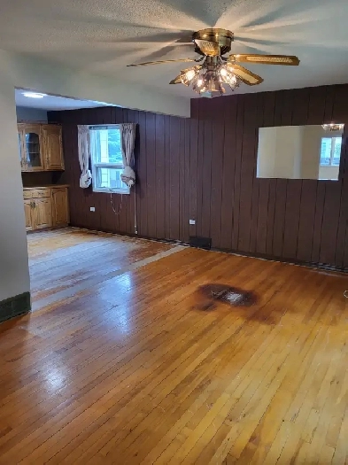 3 br/r, southside, full house & yard for rent