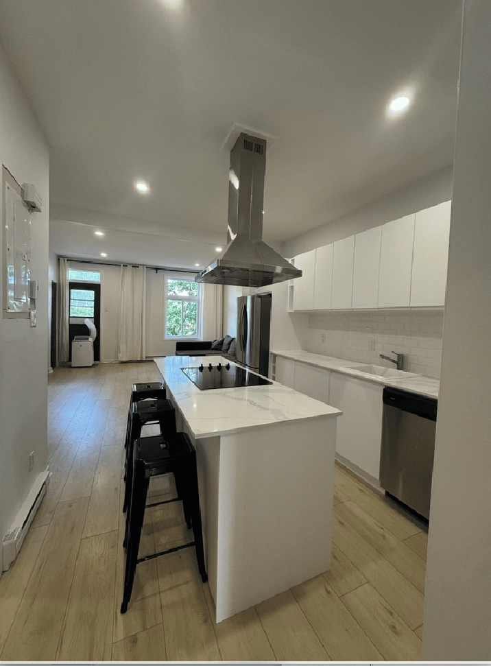 Magnifique 3 ½ au 3eme et dernier etage — Animaux acceptés!