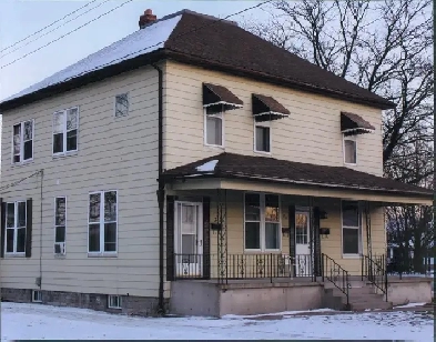 1 bedroom unit within 4-plex in large home- 210 Ontario
