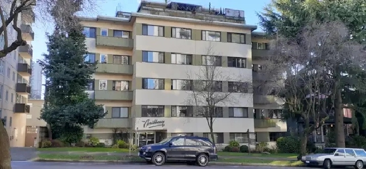 Spacious Corner Unit 1 Bedroom Apartment