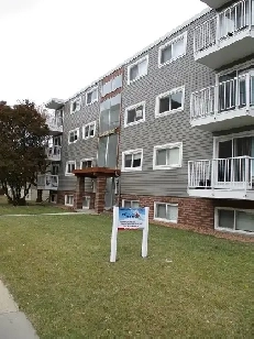 Across from Hospital! Top Floor Unit! Pet Friendly!
