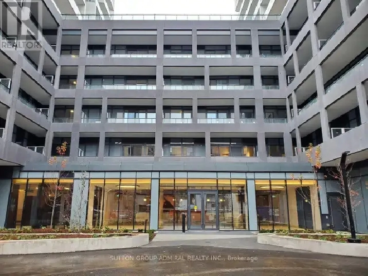 1bdrm   1 bath Condo @ Bathurst & Niagara St available Aug 1
