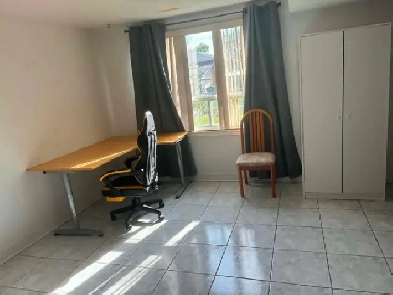 Studio Near Centennial and UTSC Immediately Available