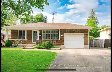 50 Shetland Cres Basement for Rent