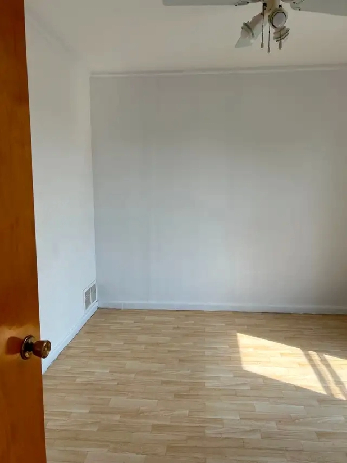 CHAMBRE À LOUER 550.00$/mois dans un 4-1/2
