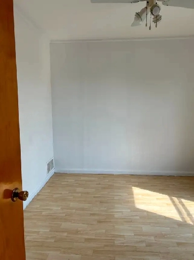 CHAMBRE À LOUER 550.00$/mois dans un 4-1/2