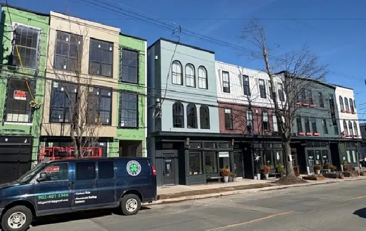 26-028 Modern bachelor units in the North End