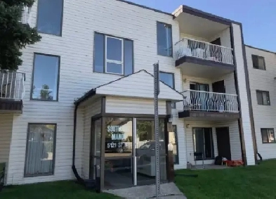 IN SUITE LAUNDRY! 2  BED TOP FLOOR SUITE SMALL PET FRIENDLY!