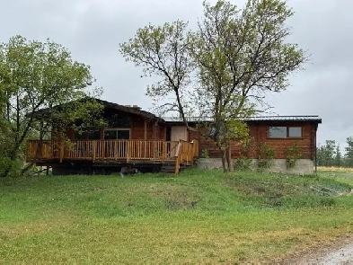 Rustic Cabin Living on a Beautiful Acreage – Minutes from Sylvan
