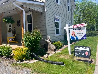 269 SIMMONS RD OPEN SAT 1-3 PM $519,900
