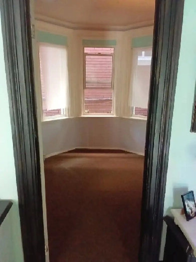 BEDROOM    SUNROOM