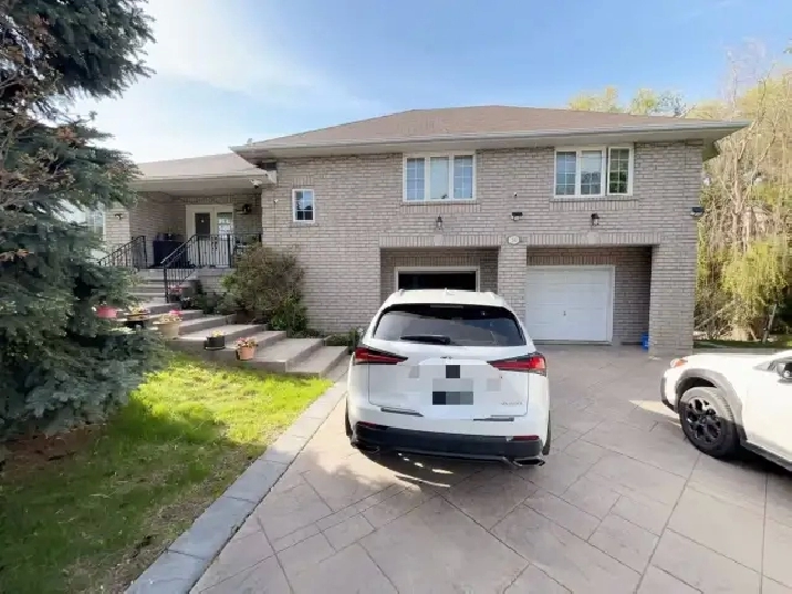Richmond Hill - Entire Ground Floor  2-Bedroom House for Rent