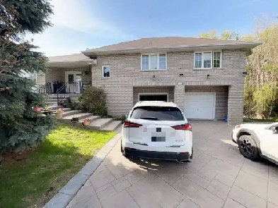 Richmond Hill - Entire Ground Floor  2-Bedroom House for Rent