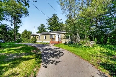 NOUVEAU ! PROPRIÉTÉ À TERREBONNE 4 CHAMBRES ET TERRAIN 23632PC !