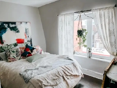 1 bedroom in 3bed 1 bath house West Toronto