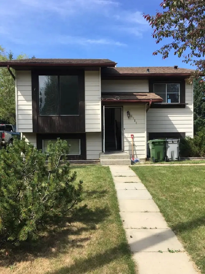 3 Bedroom Main Floor of house for Rent in Edson, AB.