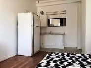 STUDIOS À LOUER / STUDIOS FOR RENT